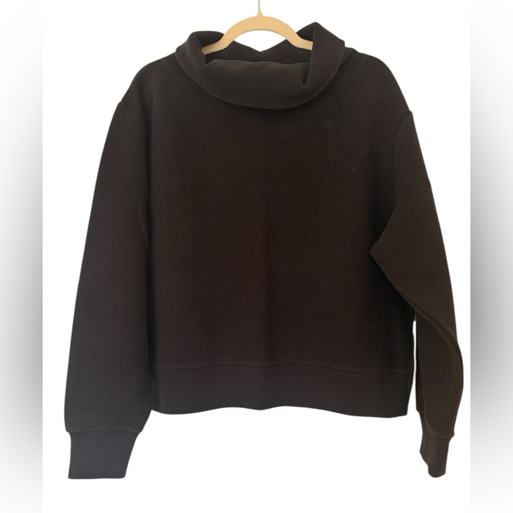 Varley Zip Up Black Sweater in Size M